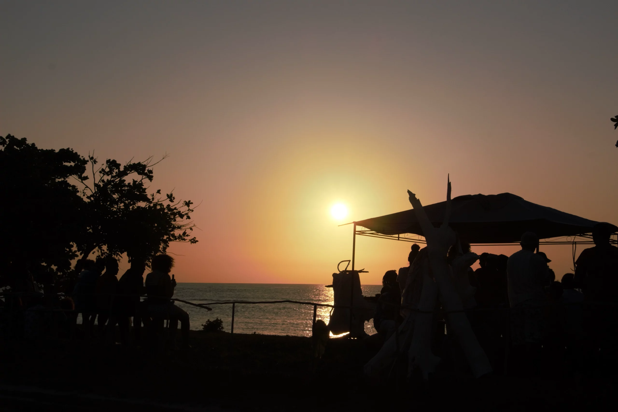 Coucher de soleil en bord de mer à Madagascar
